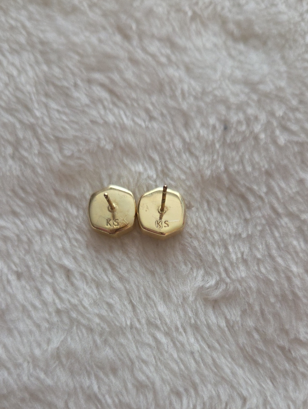 Kendra Scott Davis Gold Stud Earrings In Dichroic Glass - Picture 4 of 10